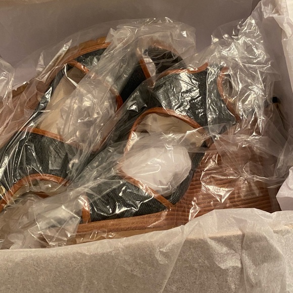 Michael Kors wedge heels - Picture 2 of 10